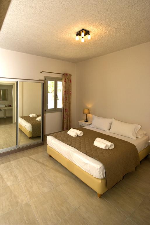 Alafouzos Studios & Apartments Kamári Cameră foto